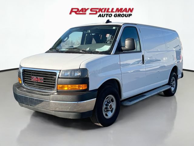 Used 2024 GMC Savana 2500 w/ Driver Convenience Package RWD image 3