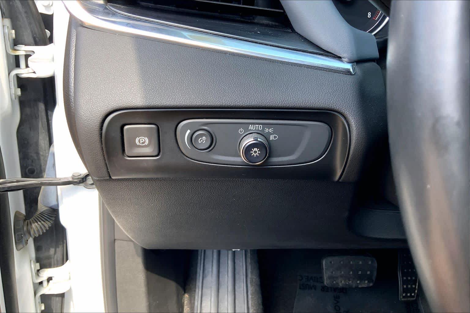 Used 2018 Buick Enclave Premium w/ Experience Buick Package FWD image 33