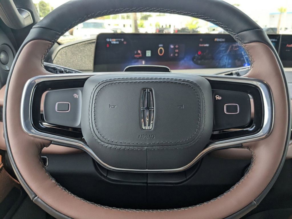 New 2026 Lincoln Navigator L Reserve AWD/4WD image 31