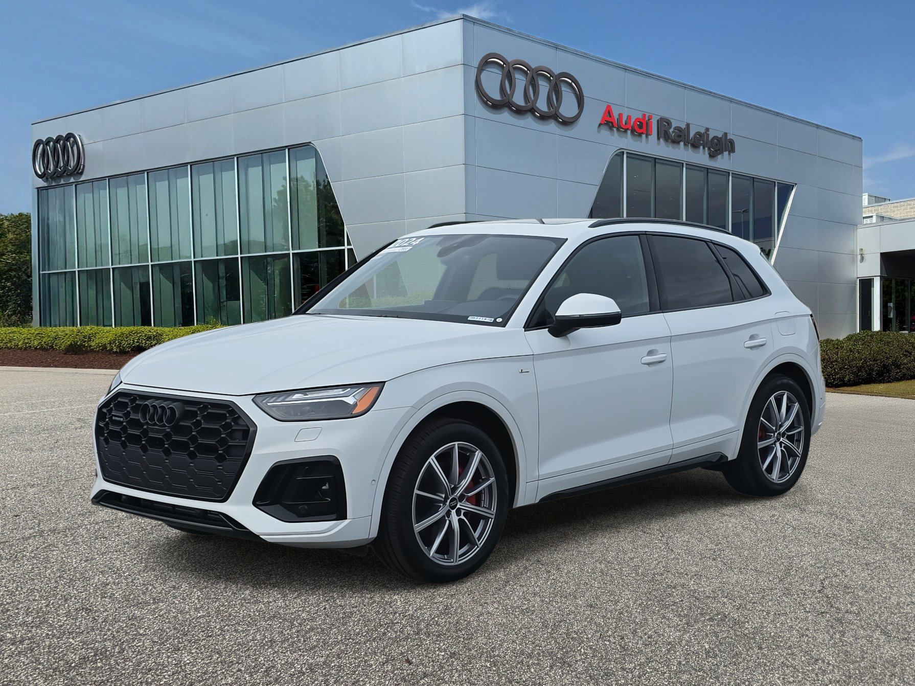 Used 2024 Audi Q5 e Prestige