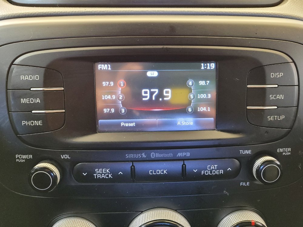 Used 2016 Kia Soul + FWD image 25