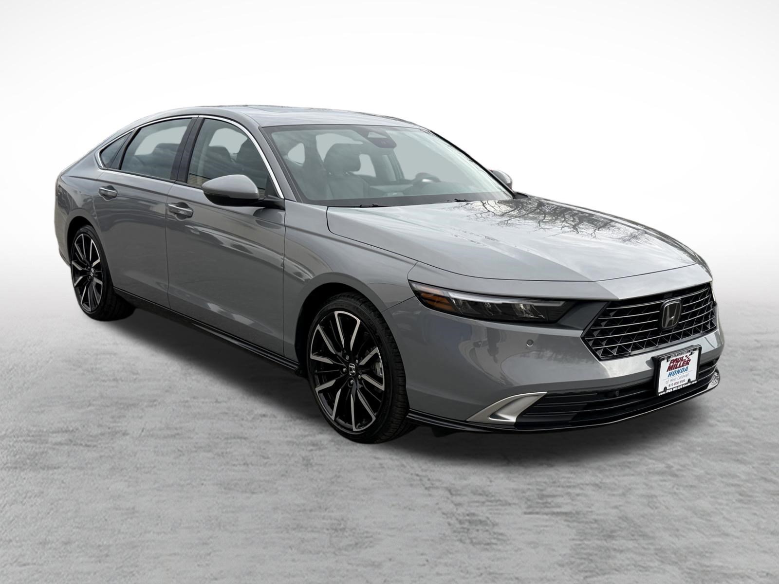 Used 2025 Honda Accord Touring image 3