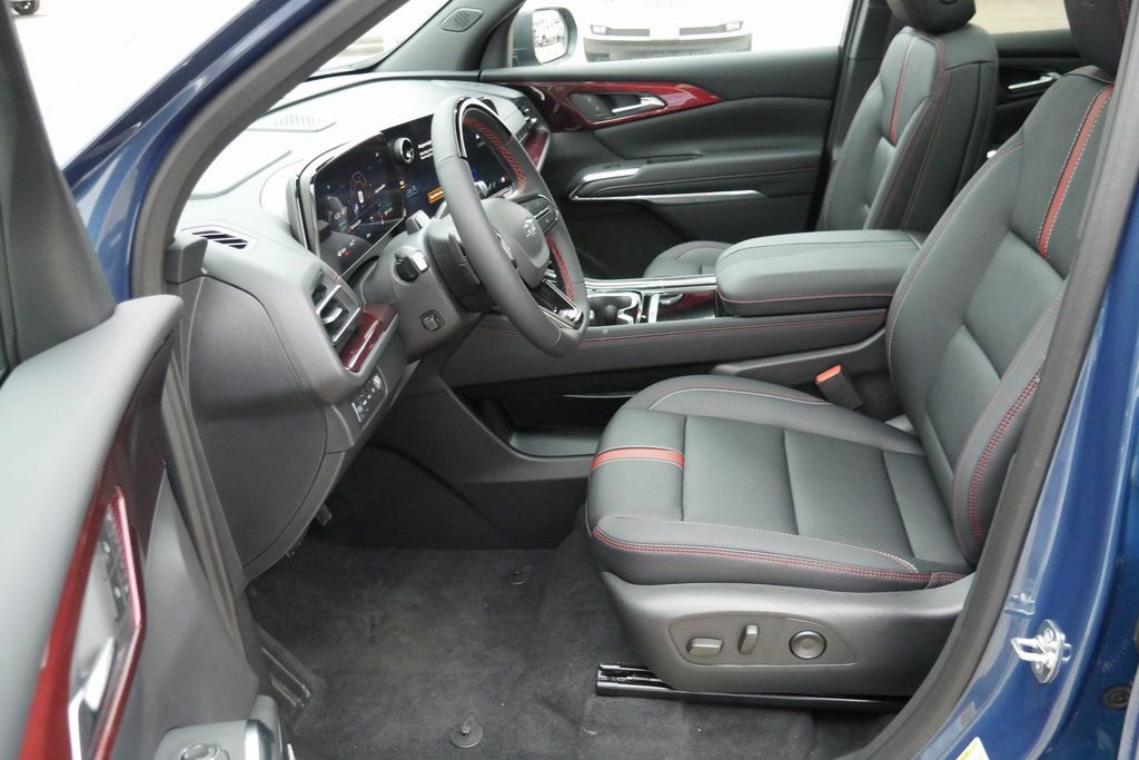 New 2026 Chevrolet Traverse RS image 8