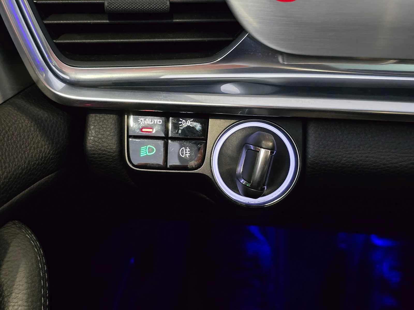 Used 2018 Porsche Panamera 4S AWD/4WD image 33