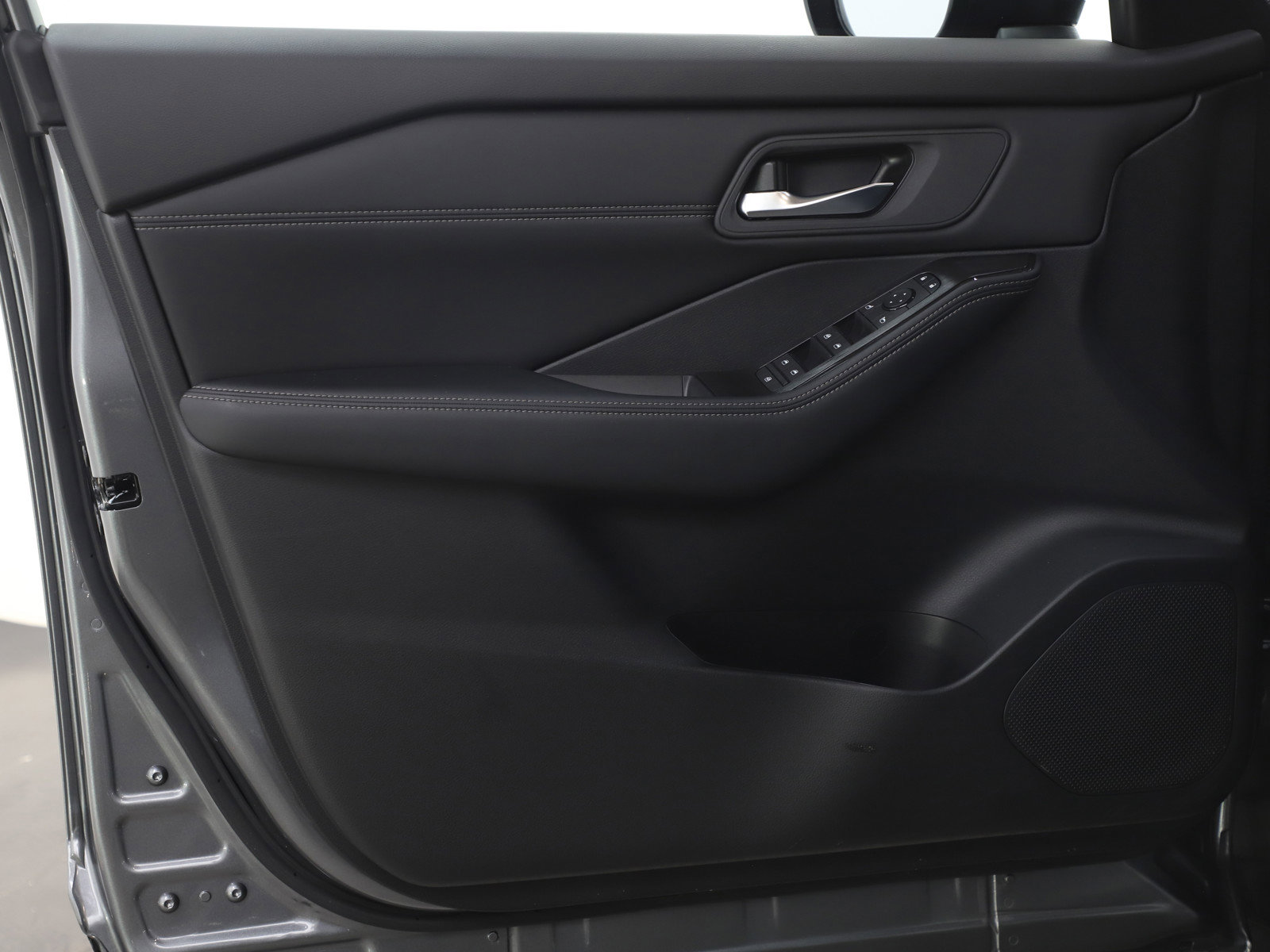 Used 2026 Nissan Rogue SV w/ SV Premium Package image 22