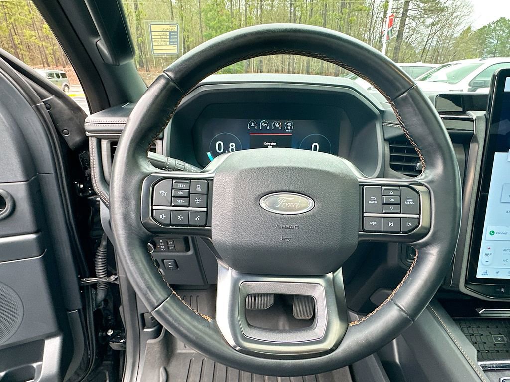 Used 2024 Ford Expedition Platinum image 18