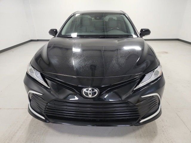 Used 2024 Toyota Camry XLE w/ Cold Weather Package image 6