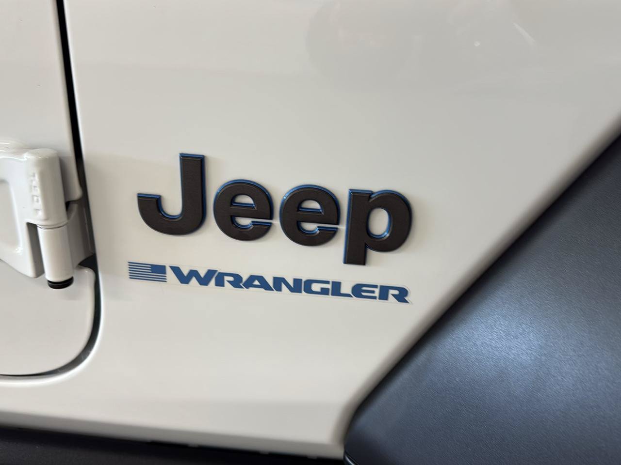 Used 2024 Jeep Wrangler Unlimited Rubicon 4xe w/ Technology Group AWD/4WD image 75