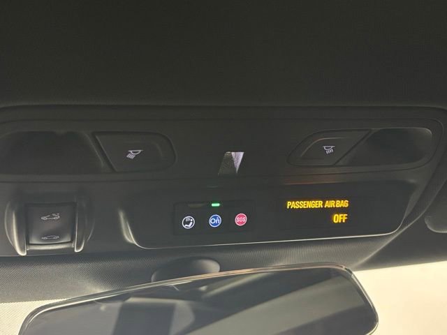 Used 2020 Chevrolet Camaro LT image 27