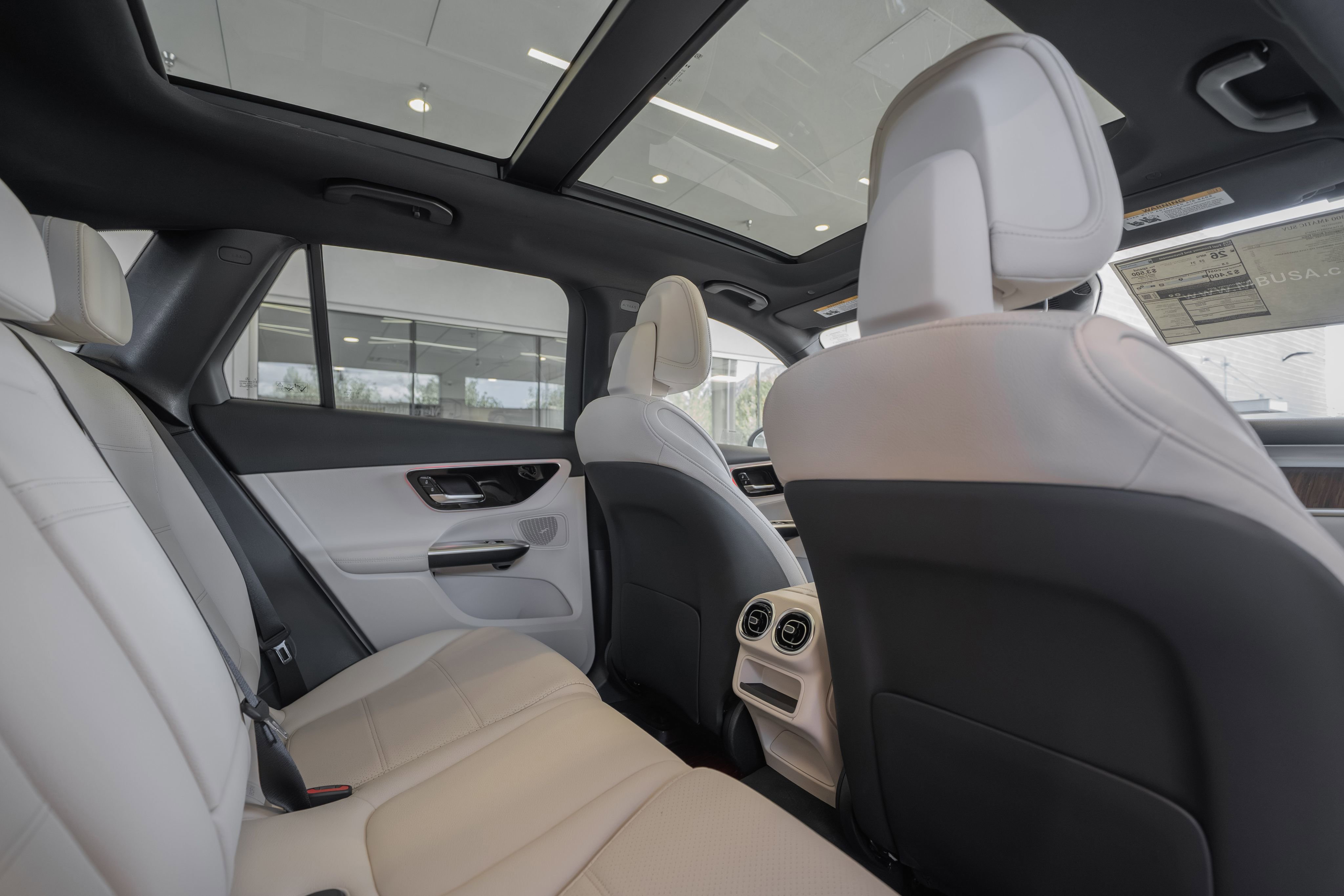 Used 2026 Mercedes-Benz GLC 300 4MATIC image 28