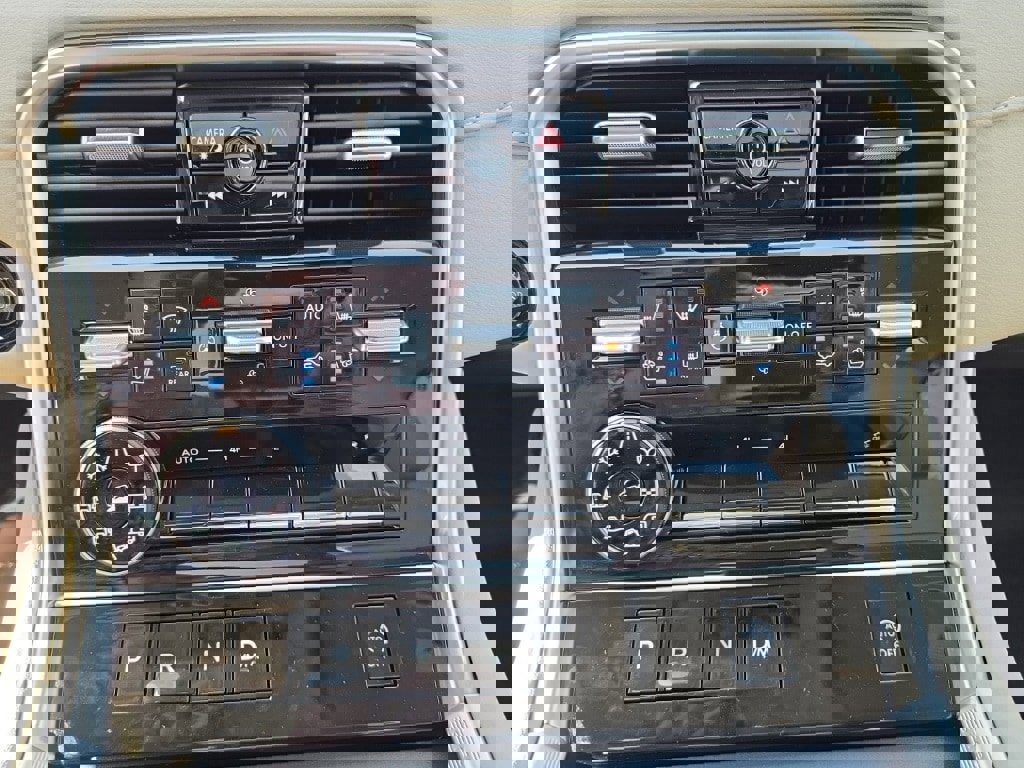 New 2026 Nissan Armada Platinum image 27