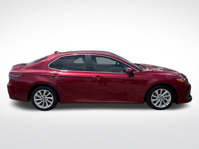 Used 2022 Toyota Camry LE FWD image 12