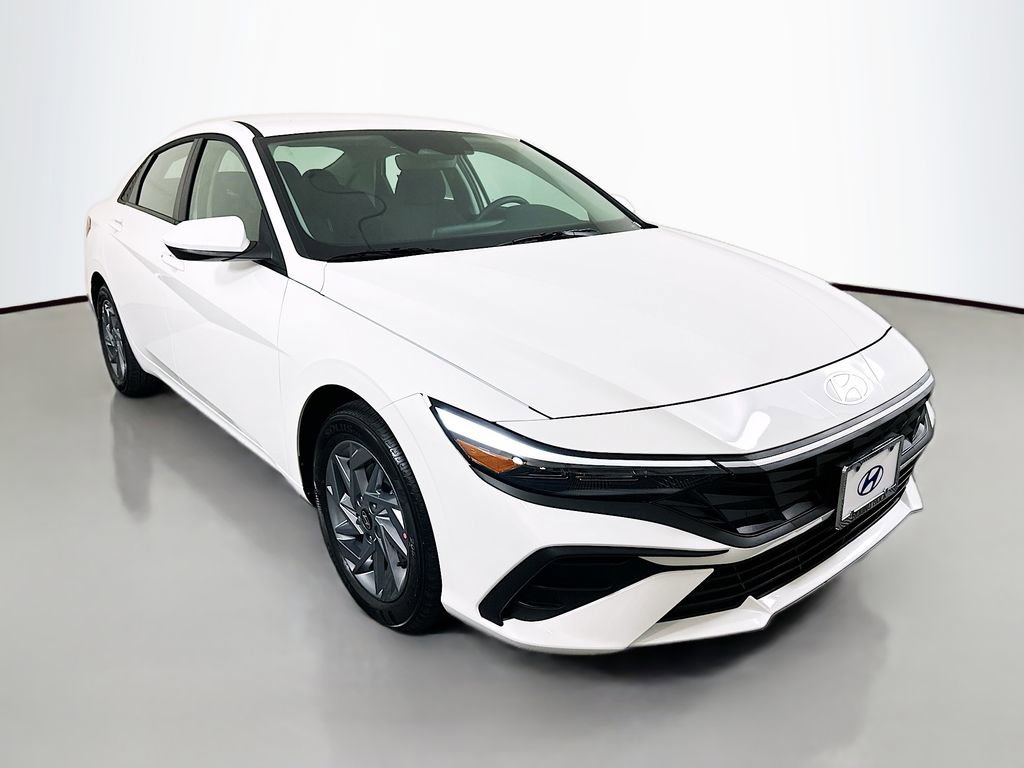 New 2026 Hyundai Elantra Blue image 3