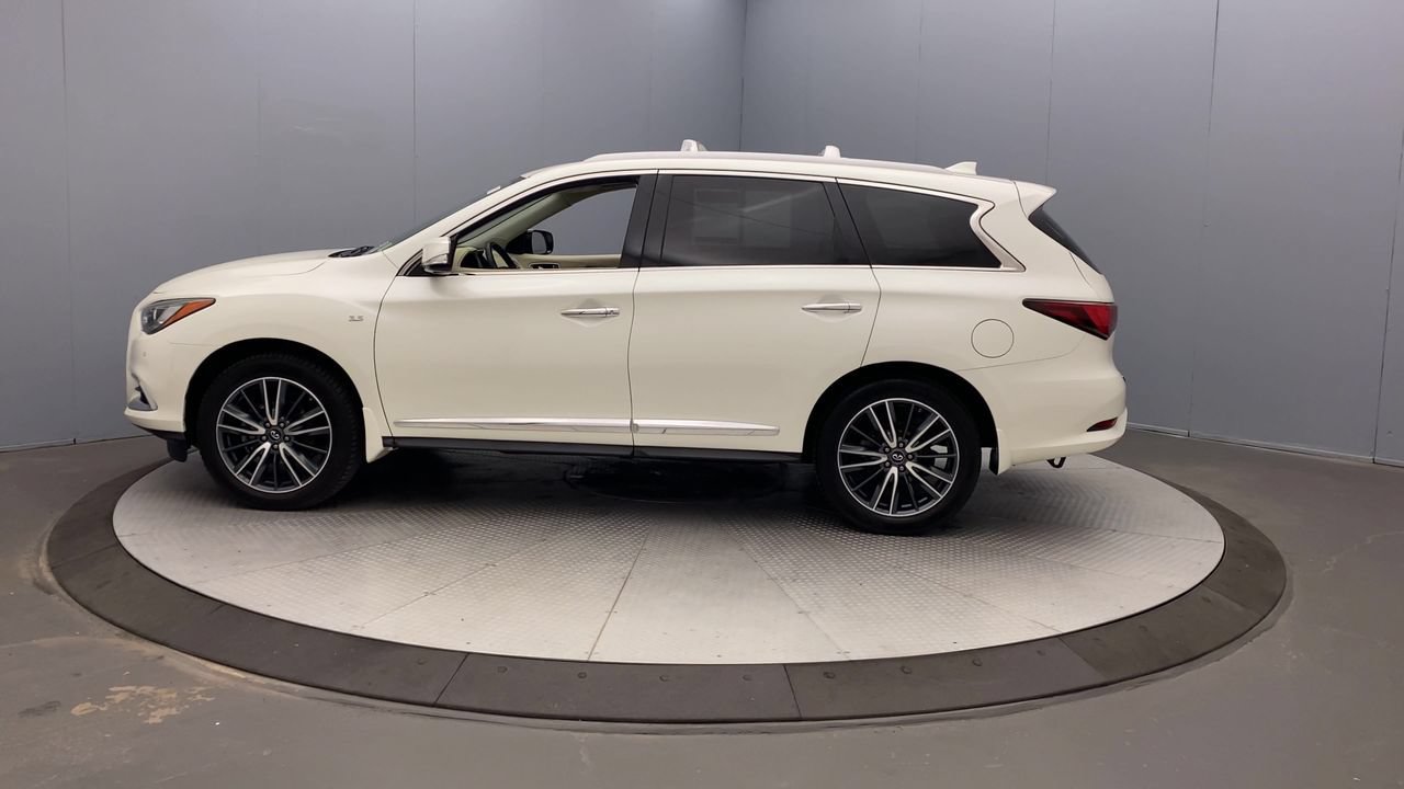 Used 2018 INFINITI QX60 Luxe w/ Deluxe Technology Package AWD/4WD image 2