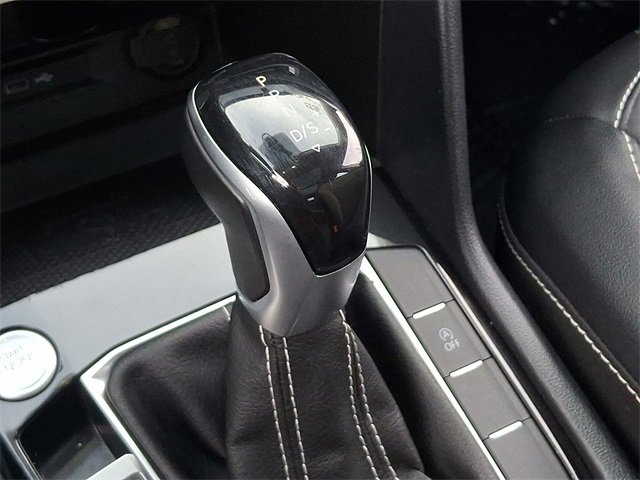 Used 2023 Volkswagen Taos SE image 15