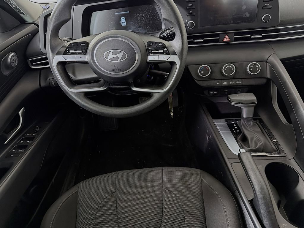 Used 2024 Hyundai Elantra SE image 23
