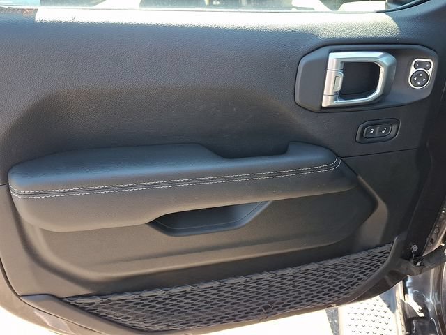 Used 2022 Jeep Wrangler Unlimited Sahara w/ Cold Weather Group AWD/4WD image 9