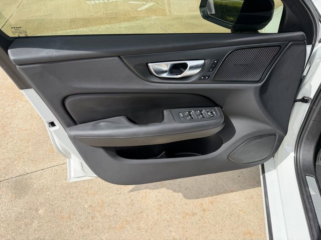 Used 2023 Volvo S60 B5 Plus image 12