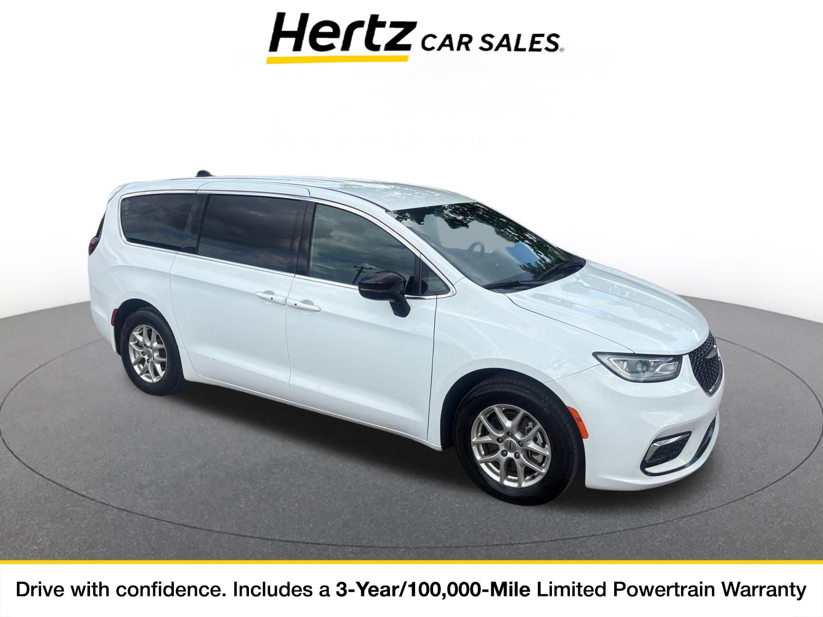 Used 2025 Chrysler Pacifica Select