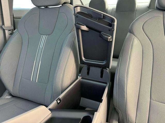 New 2025 Hyundai Elantra Sport FWD image 27