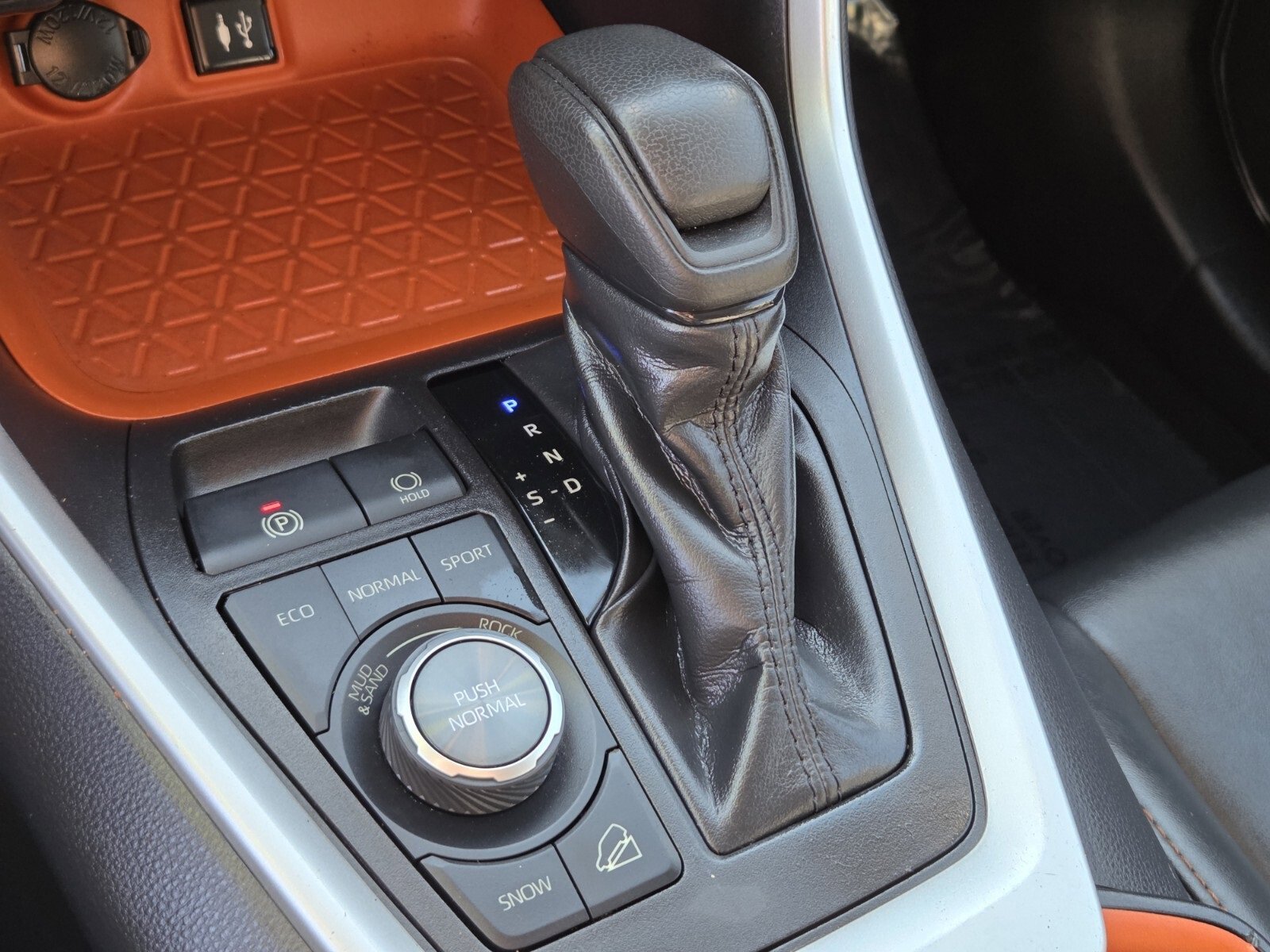 Used 2019 Toyota RAV4 Adventure w/ Carpet Mat Package image 23