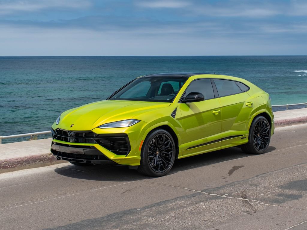 Used 2025 Lamborghini Urus SE