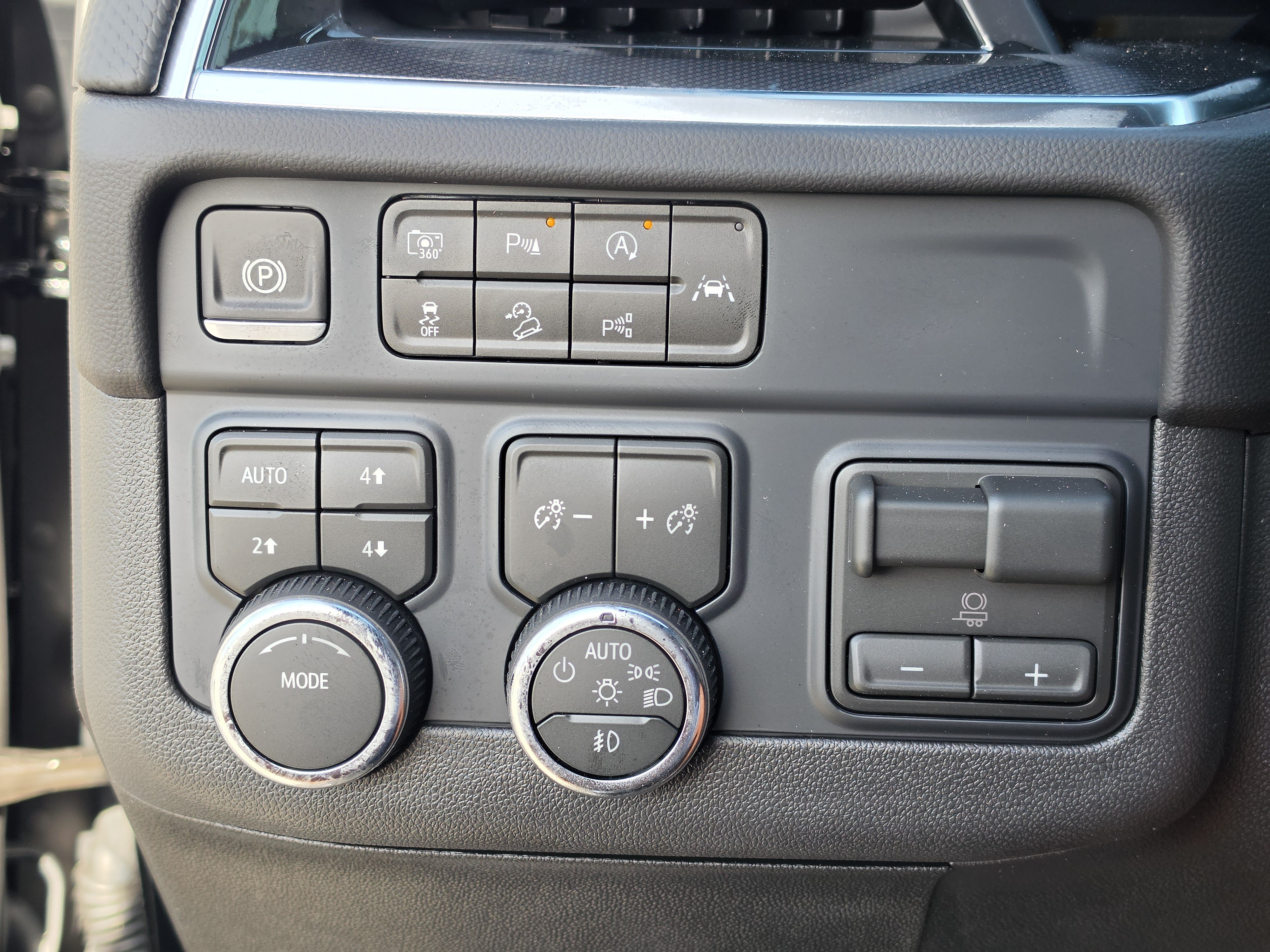New 2026 Chevrolet Tahoe RST w/ Sun And Tow Package AWD/4WD image 36