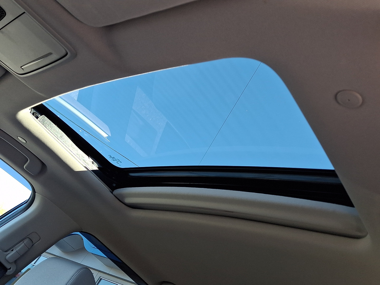 Used 2025 Honda CR-V EX image 15