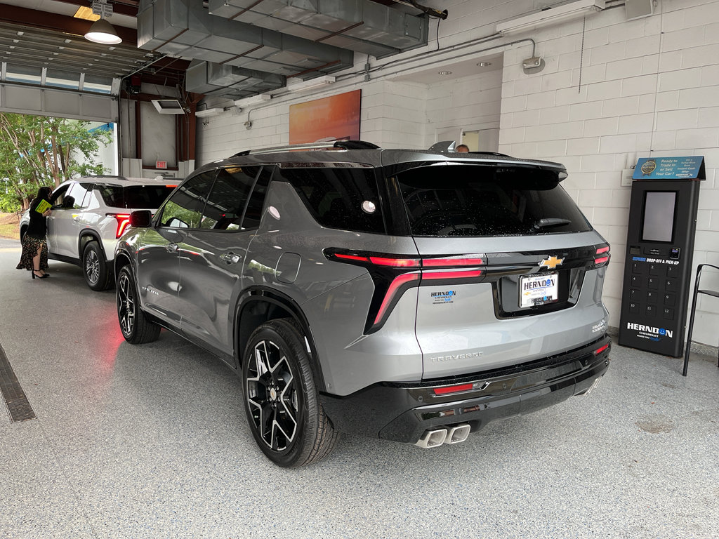 New 2026 Chevrolet Traverse High Country w/ LPO, Floor Liner Package FWD image 6