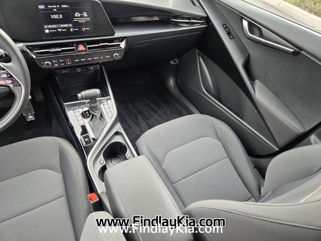 Certified 2025 Kia Niro LX image 15
