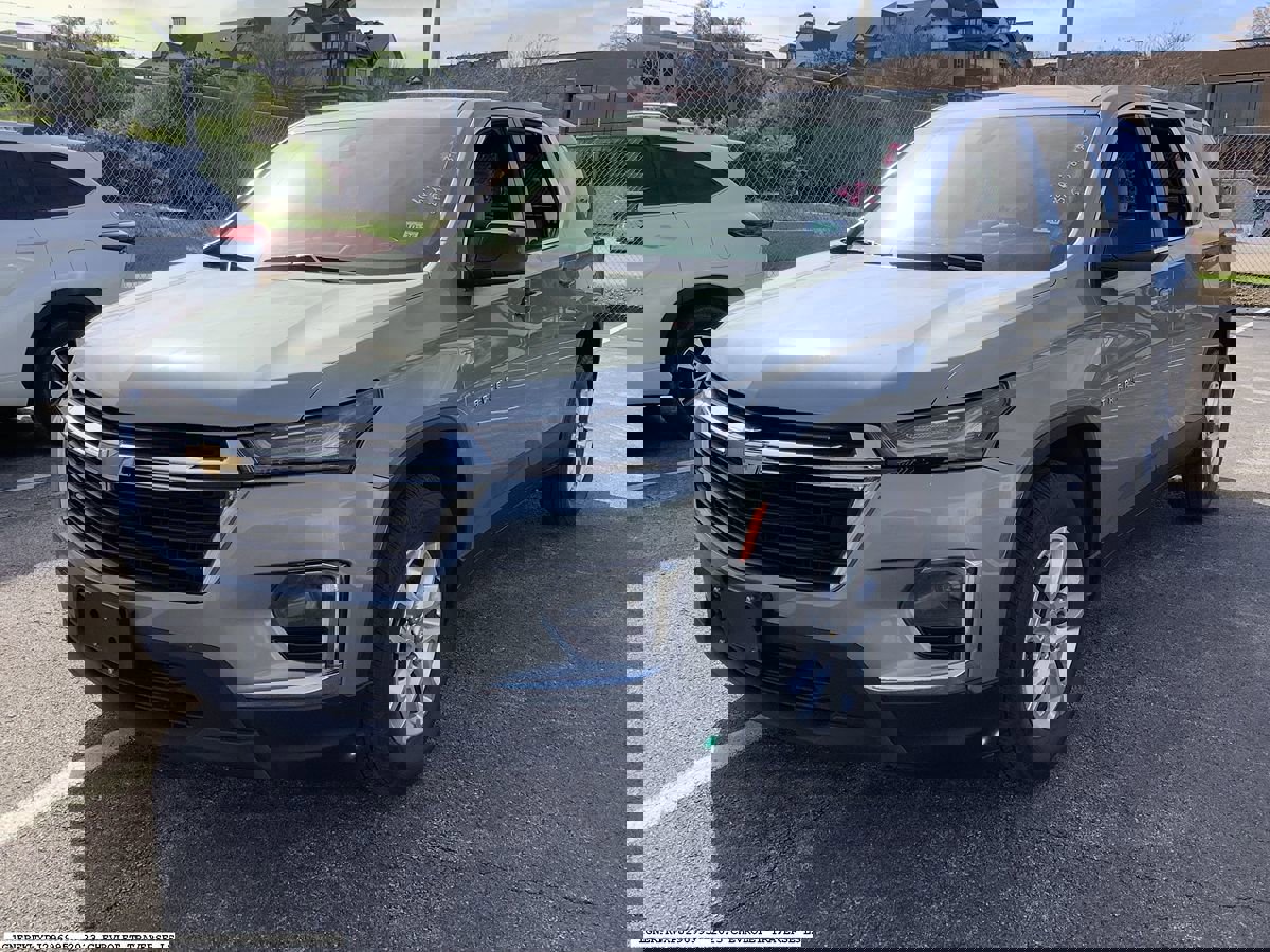 Used 2023 Chevrolet Traverse LS image 4