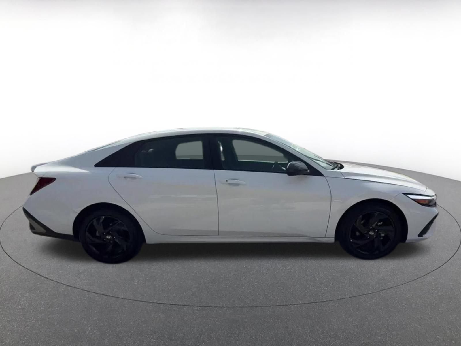 Used 2026 Hyundai Elantra Sport FWD image 16