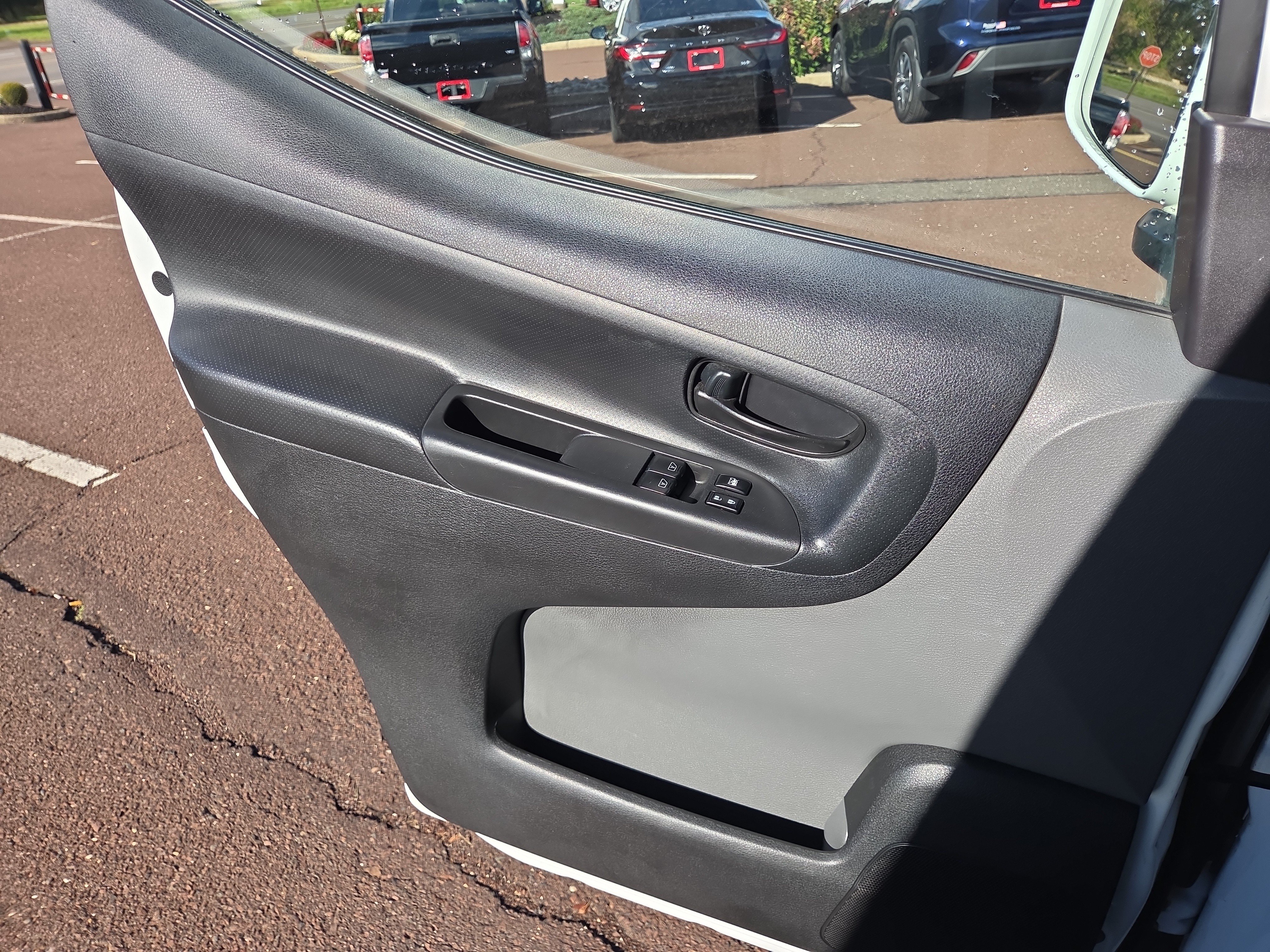 Used 2017 Nissan NV200 SV FWD image 14