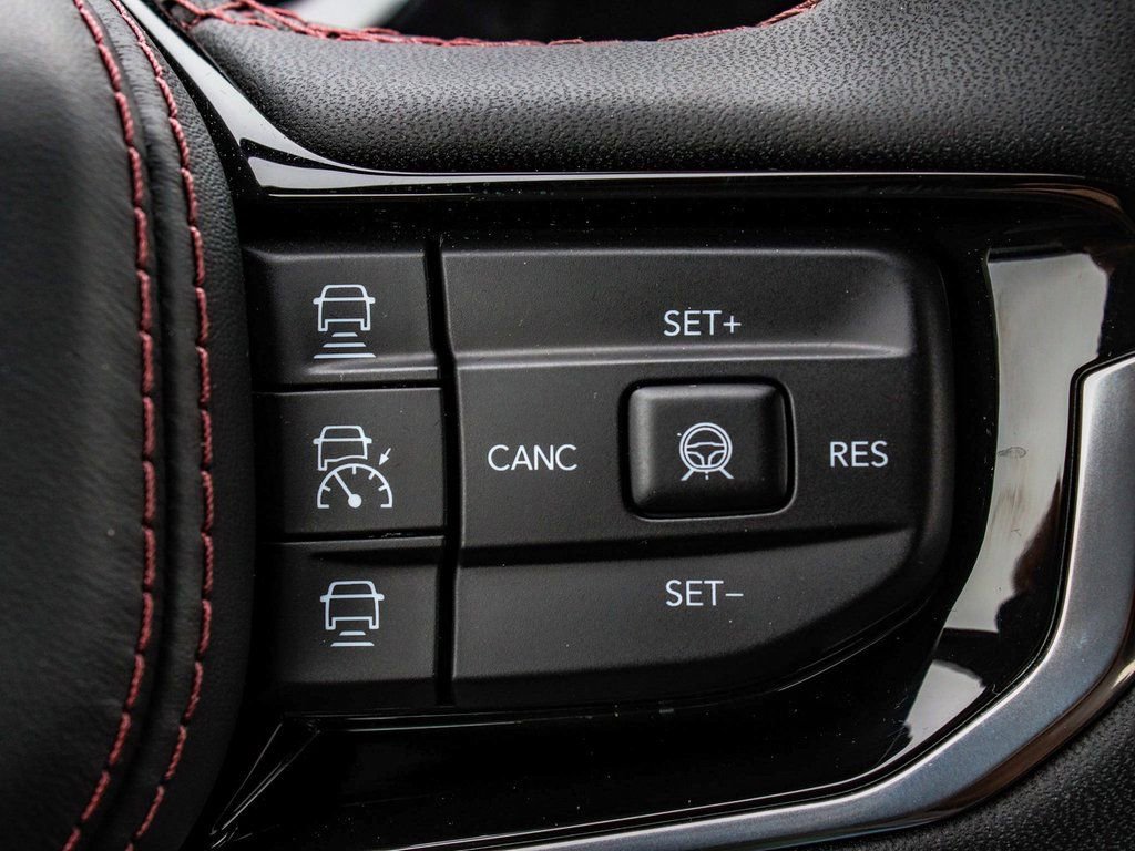 Used 2024 Jeep Wagoneer Launch Edition image 28