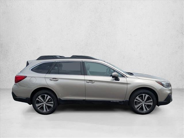Used 2018 Subaru Outback 3.6R Limited AWD/4WD image 4