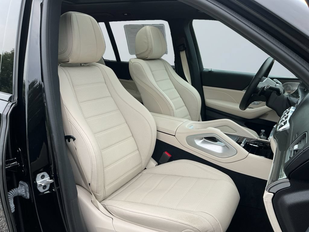 Used 2023 Mercedes-Benz GLS 450 4MATIC image 16