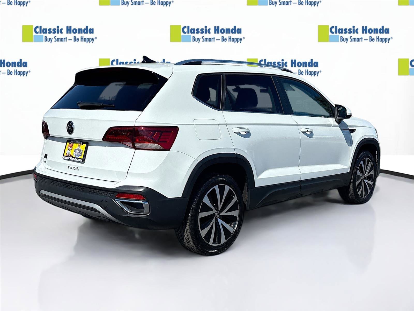 Used 2024 Volkswagen Taos SE image 8
