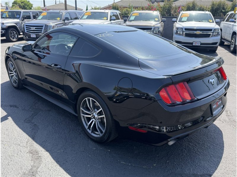 Used 2016 Ford Mustang Coupe image 5