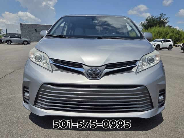 Used 2018 Toyota Sienna XLE w/ XLE Navigation Package FWD image 8