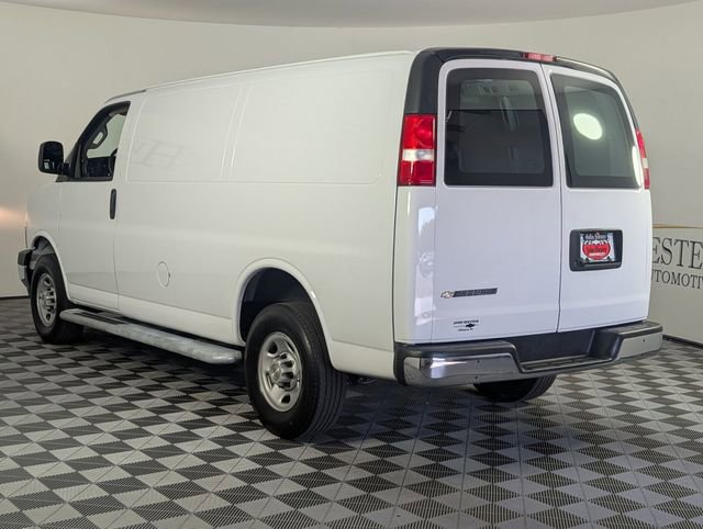 Used 2024 Chevrolet Express 2500 w/ Driver Convenience Package RWD image 5