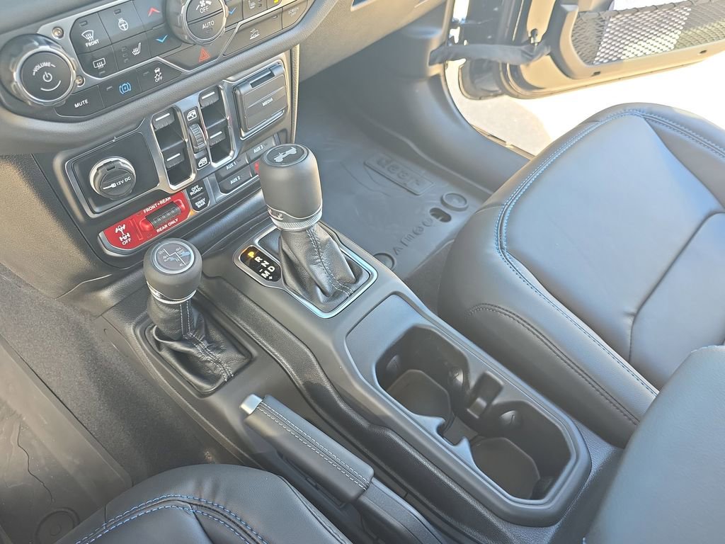 New 2025 Jeep Wrangler Unlimited Rubicon 4xe w/ Technology Group AWD/4WD image 24