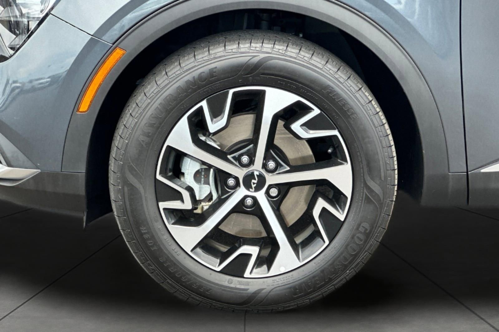 Certified 2023 Kia Sportage EX AWD/4WD image 32