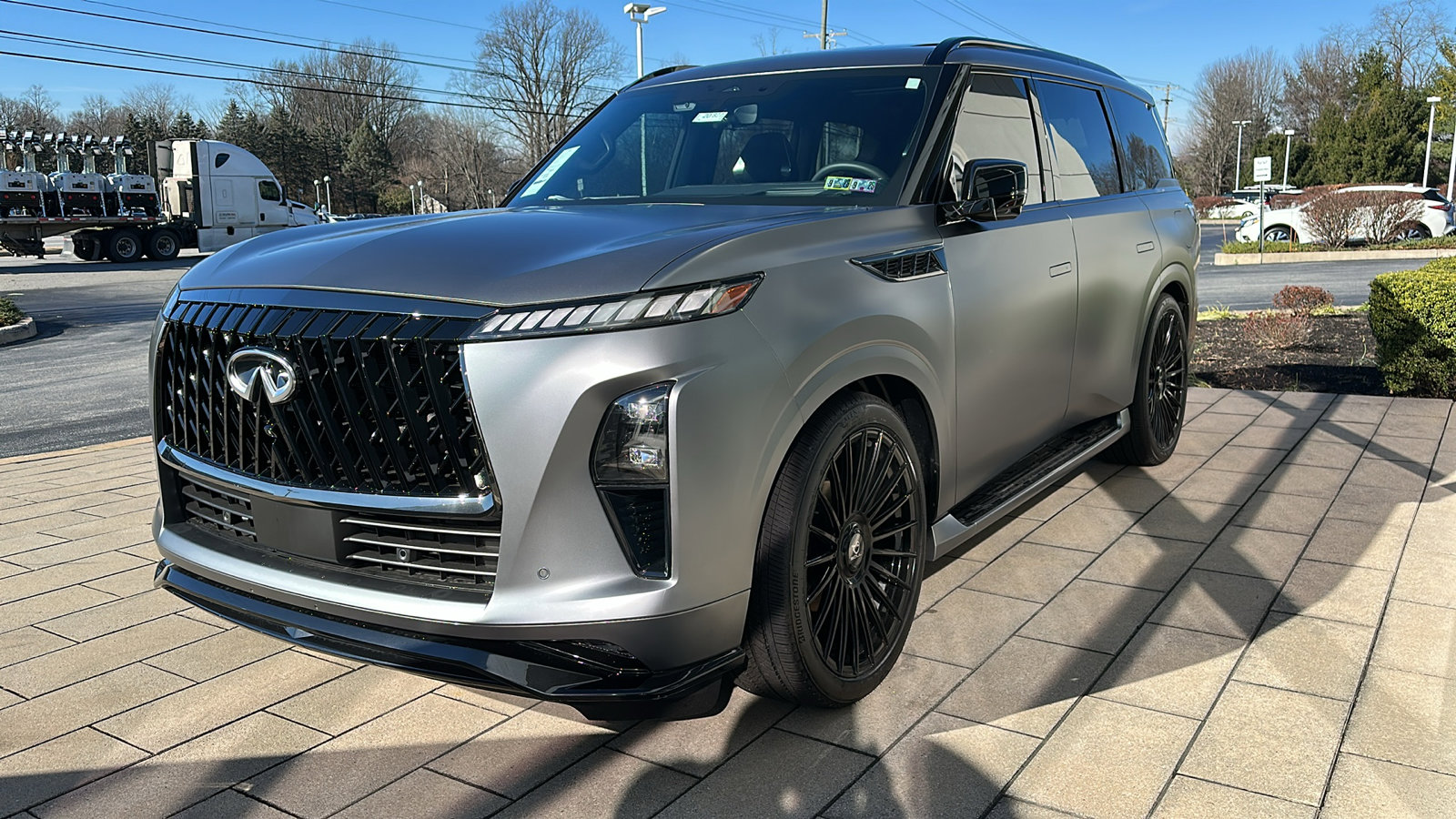 New 2026 INFINITI QX80 4WD image 2