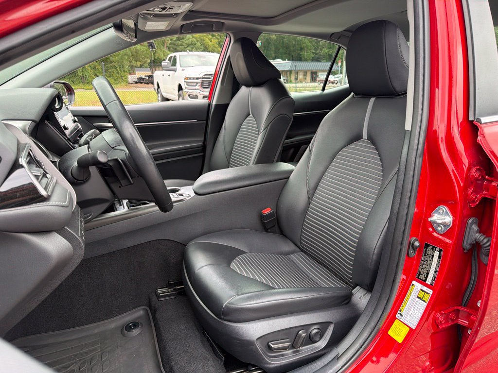 Used 2023 Toyota Camry SE w/ Audio Upgrade Package FWD image 18