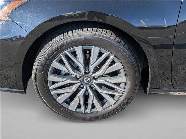 Used 2024 Nissan Altima 2.5 SV image 9