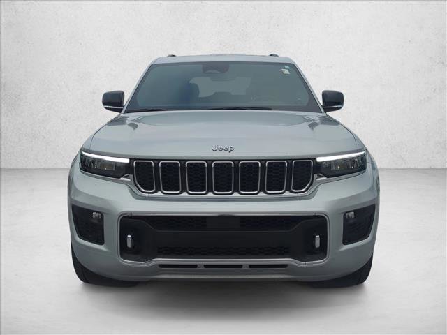 Used 2023 Jeep Grand Cherokee Overland image 2