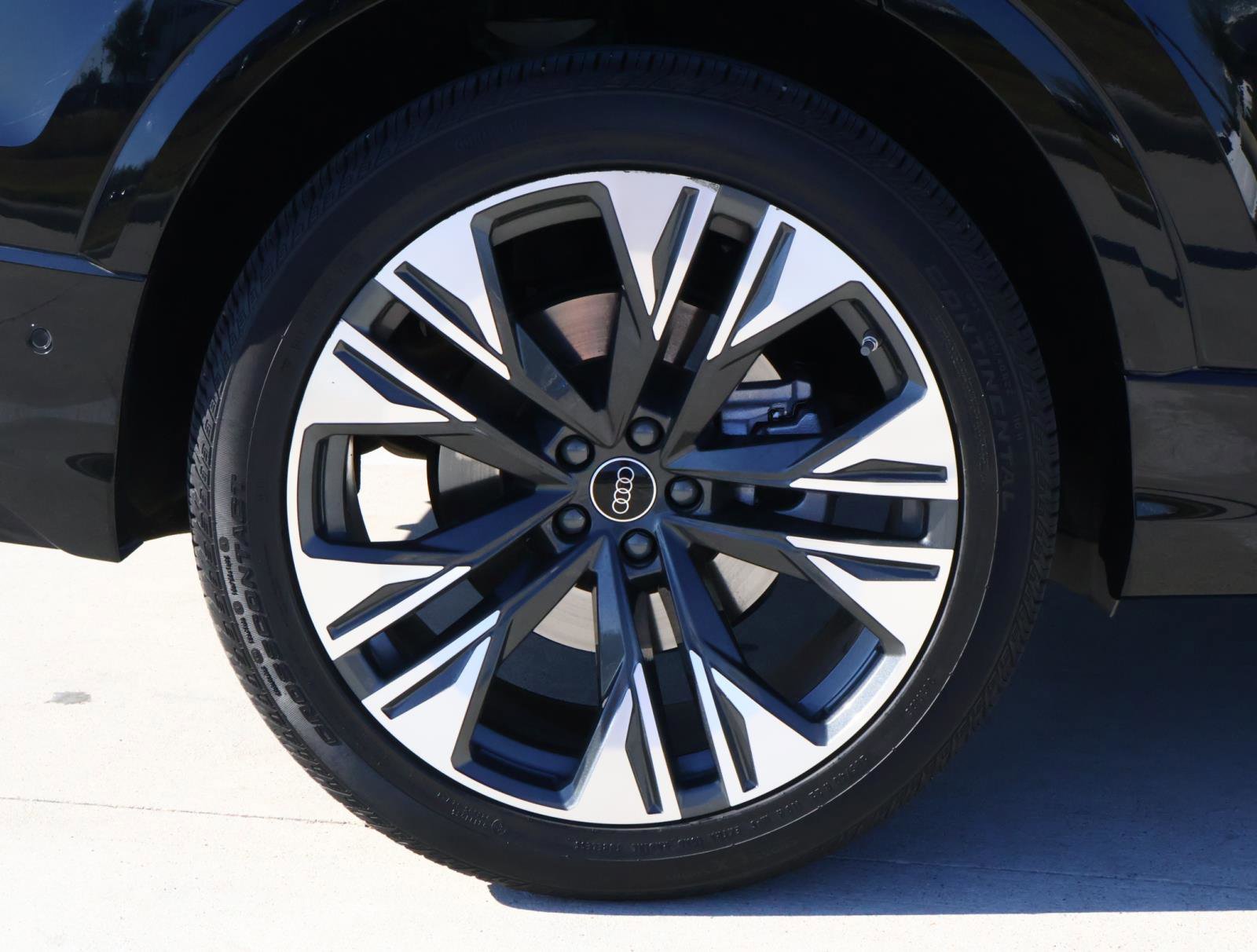 Used 2024 Audi Q8 Prestige w/ Prestige Package image 10