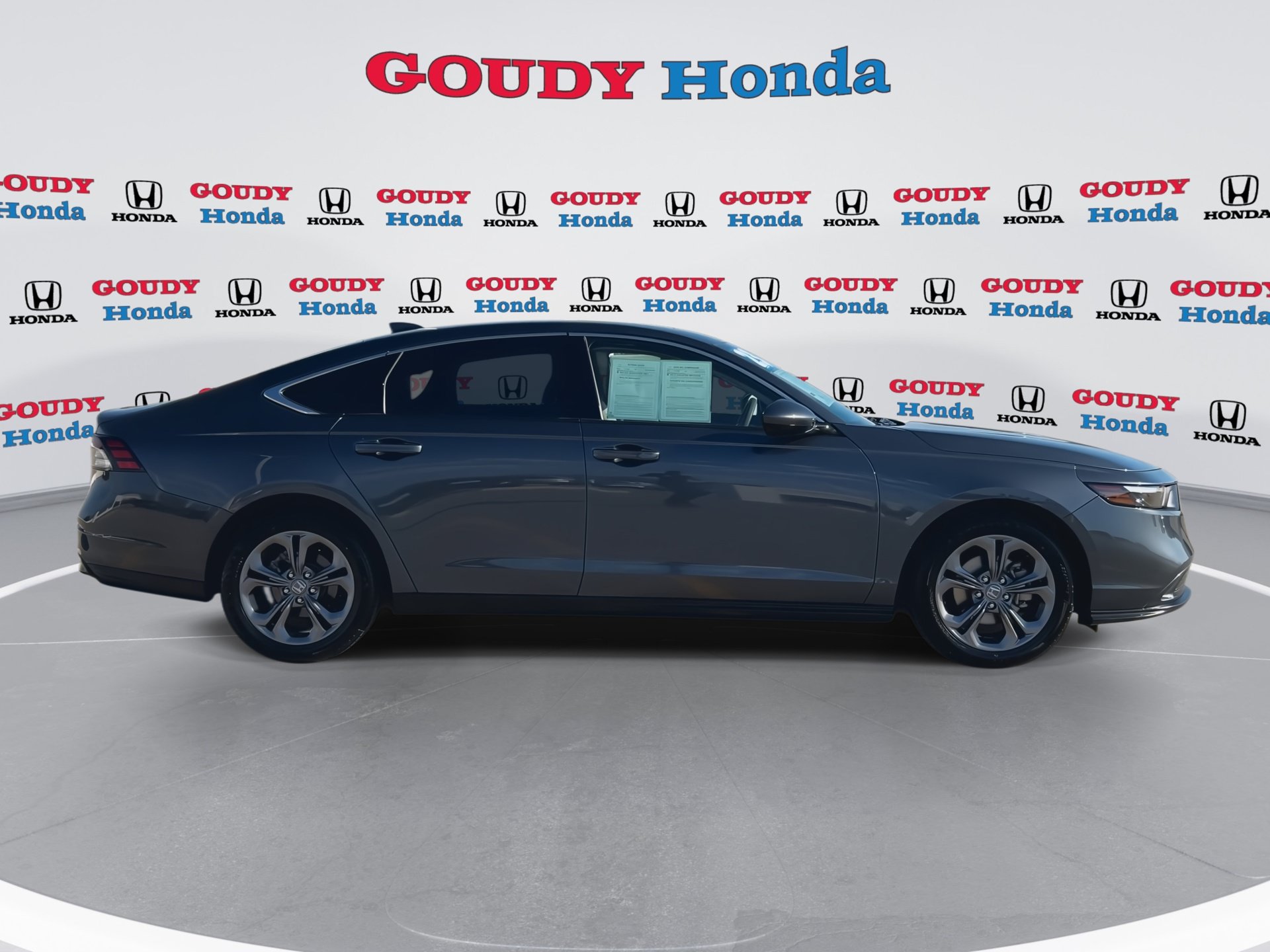 Used 2023 Honda Accord EX image 9