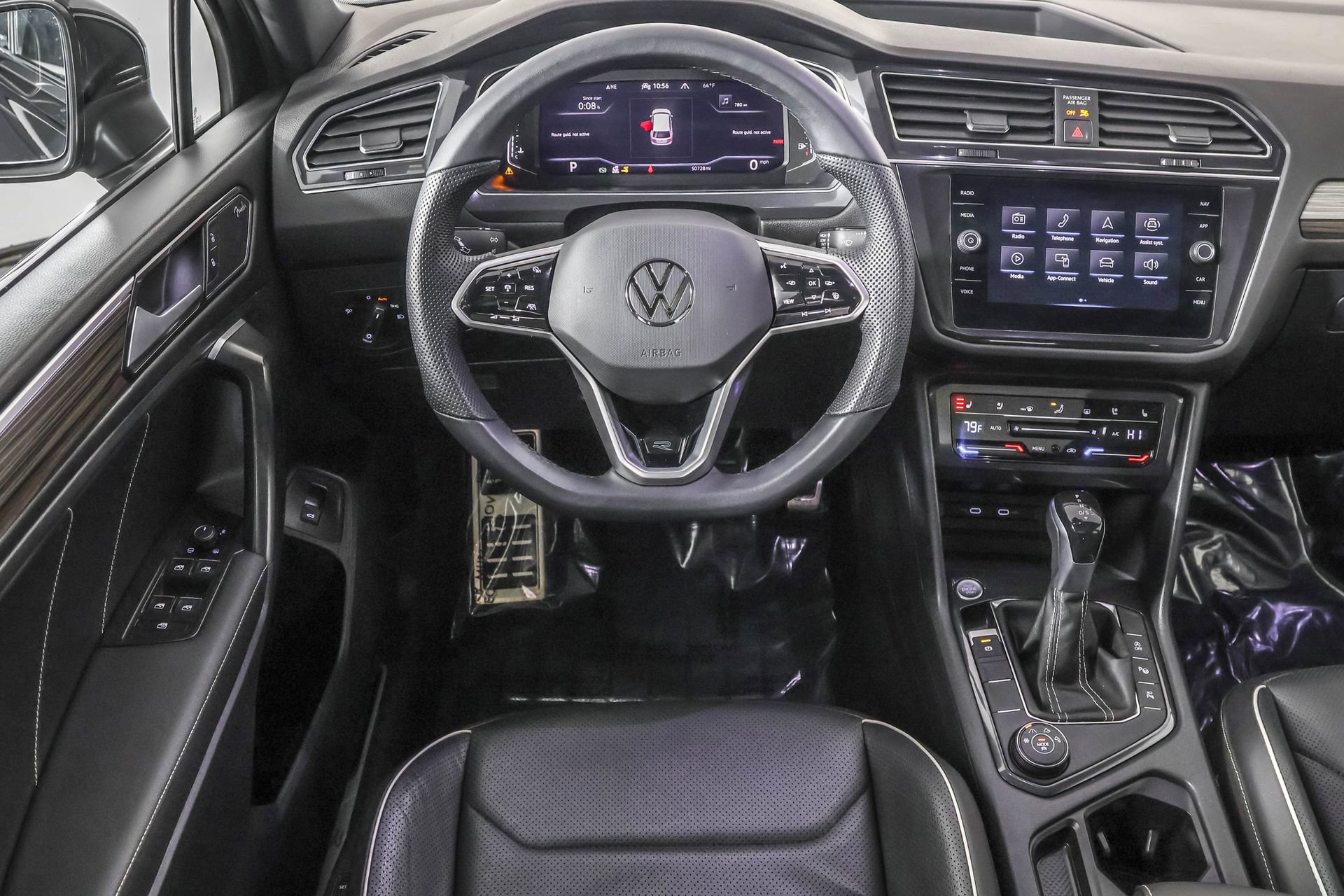 Used 2022 Volkswagen Tiguan SEL R-Line image 38