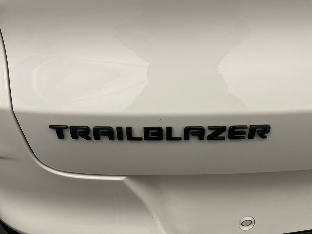 Used 2024 Chevrolet TrailBlazer RS w/ Convenience Package FWD image 23